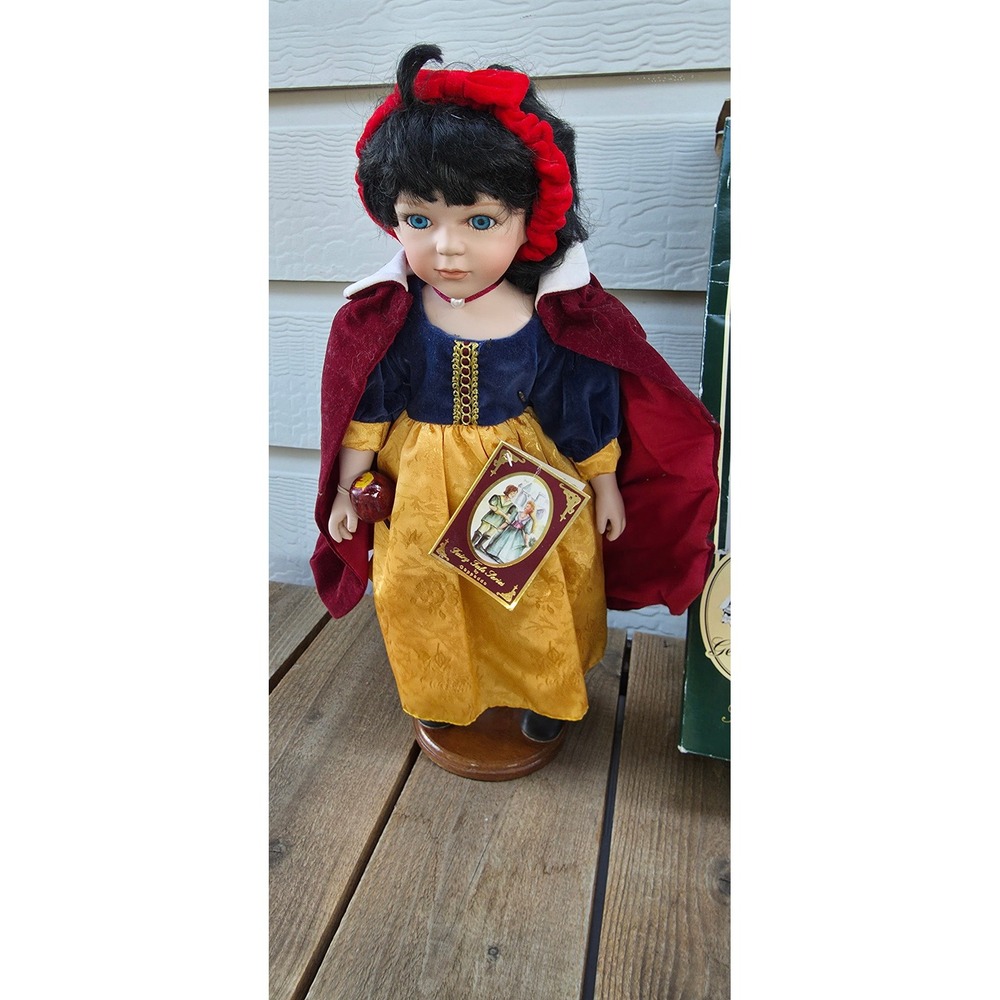 Geppeddo Fairy Tale Series Snow White Porcelain Doll 16 inch with Stand and Box
